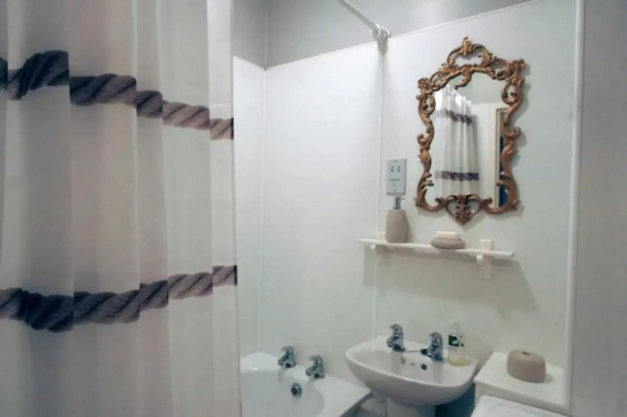 Joivy Stylish Castle View Apartment Edinburgh